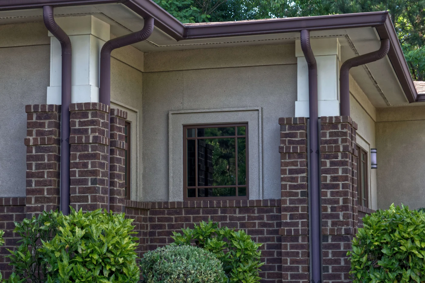 Can Gutters And Downspouts In Richmond, TX Help With Heavy Rain?